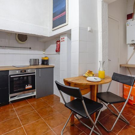 Lovely Apt In Bairro Alto Lisbon Exterior photo