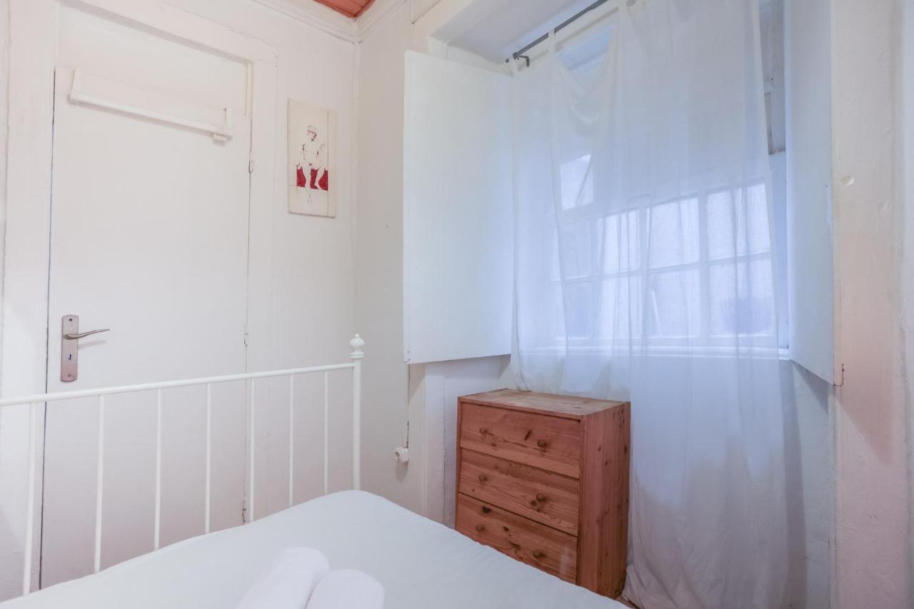 Lovely Apt In Bairro Alto Lisbon Exterior photo